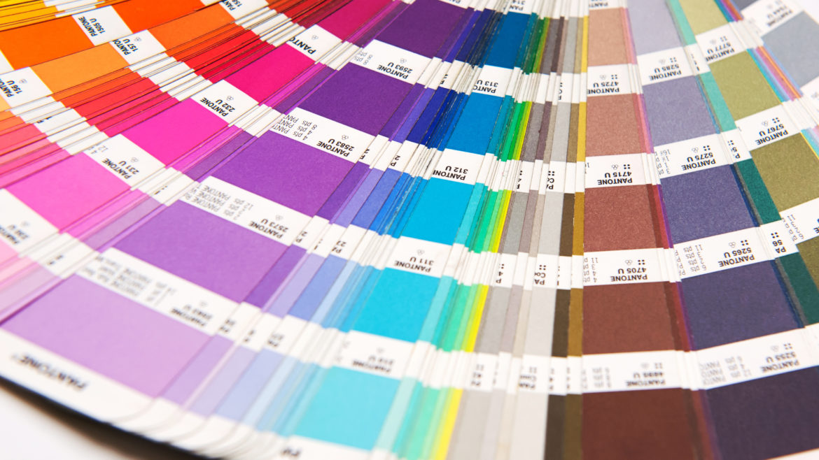 ¿Cuáles son los colores óptimos para estampar y personalizar tu ropa?